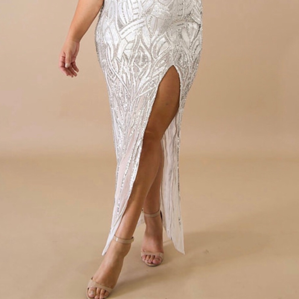 Clothing - Picture 3 of 4